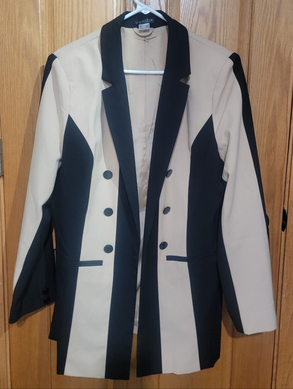 VENUS Black and Cream Double-Breasted Colorblock Blazer (Size XL)